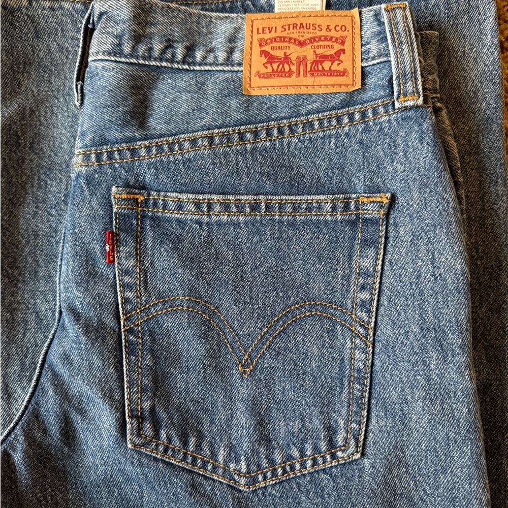 Levi's women’s 94’ wide leg baggy Blue Denim Jeans